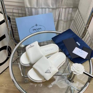 Шлепанцы Prada B1643