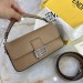 Сумка Fendi Baguette RB3927