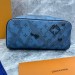 Косметичка Louis Vuitton Dopp Kit RR6200