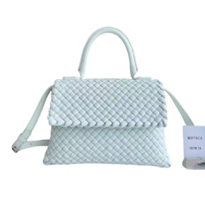 Сумка Bottega Veneta Patti Shoulder Bag RN1557