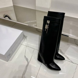 Сапоги Givenchy F6633