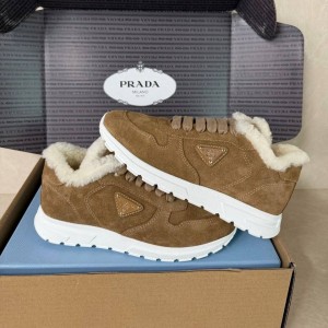 Зимние кроссовки Prada F6847