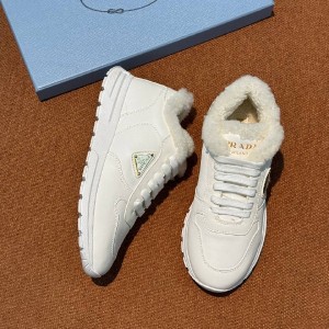 Зимние кроссовки Prada F7081