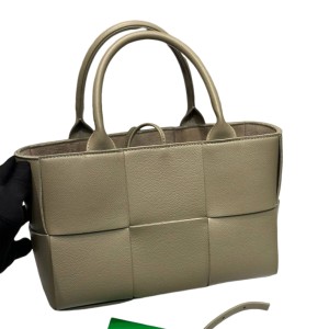 Сумка Bottega Veneta Arco Tote RN1084