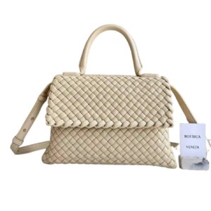 Сумка Bottega Veneta Patti Shoulder Bag RN1553