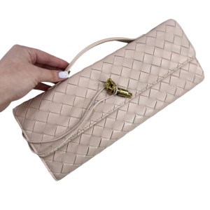 Сумка Bottega Veneta Andiamo Clutch RN1861