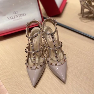 Туфли Valentino Garavani Rockstud F1794