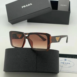 Очки Prada Q1802