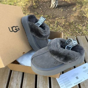 Мюли UGG B2379