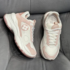 Кроссовки Louis Vuitton Run 55 F3035