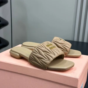 Шлепанцы Miu Miu Matelasse Nappa F3285