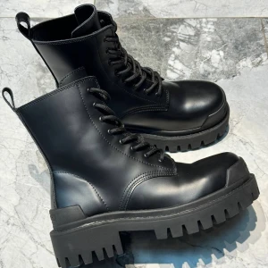 Ботинки Balenciaga F4634