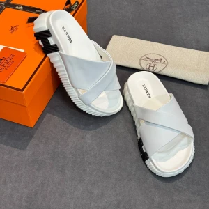 Шлепанцы Hermes F5145