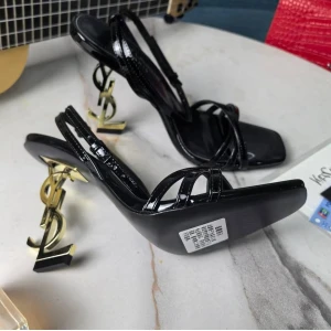 Босоножки Saint Laurent F5169