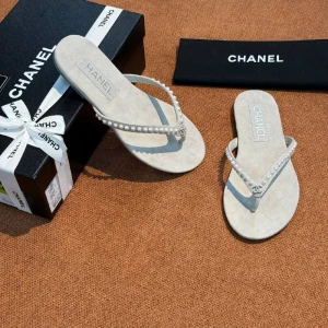 Шлепанцы Chanel F5319