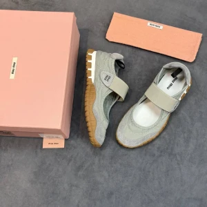 Кроссовки Miu Miu F5481