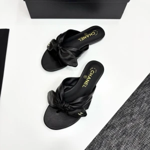 Шлепанцы Chanel F5574