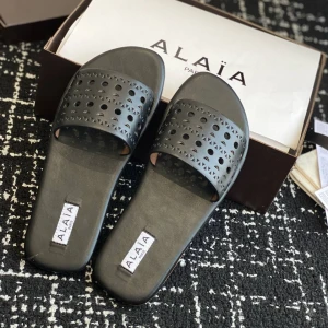 Шлепанцы Alaia F5817