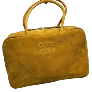 Сумка Miu Miu Leather Beau bag RN1082